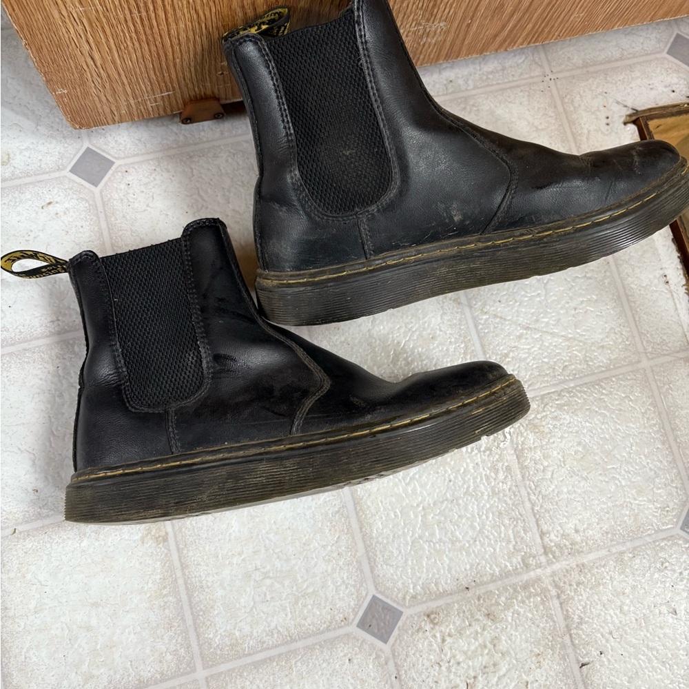 Black Chelsea Dr Martens